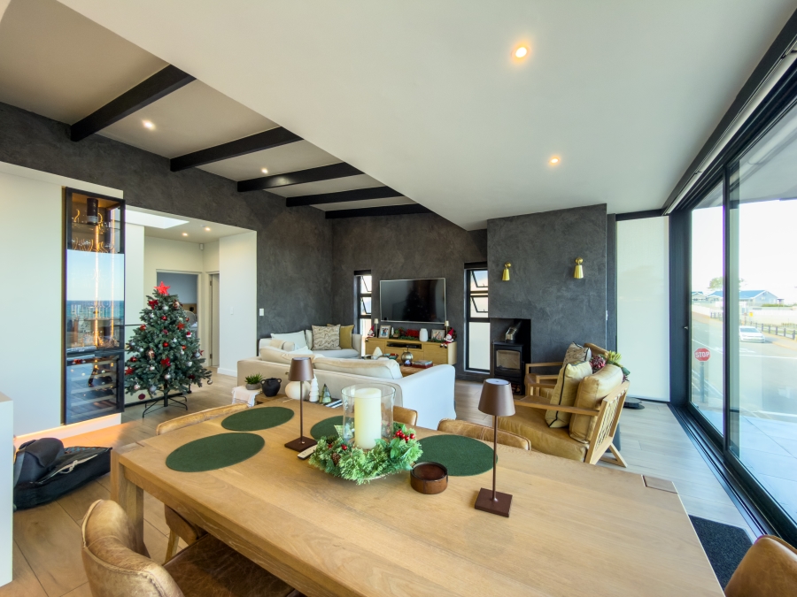 4 Bedroom Property for Sale in Hartenbos Central Western Cape